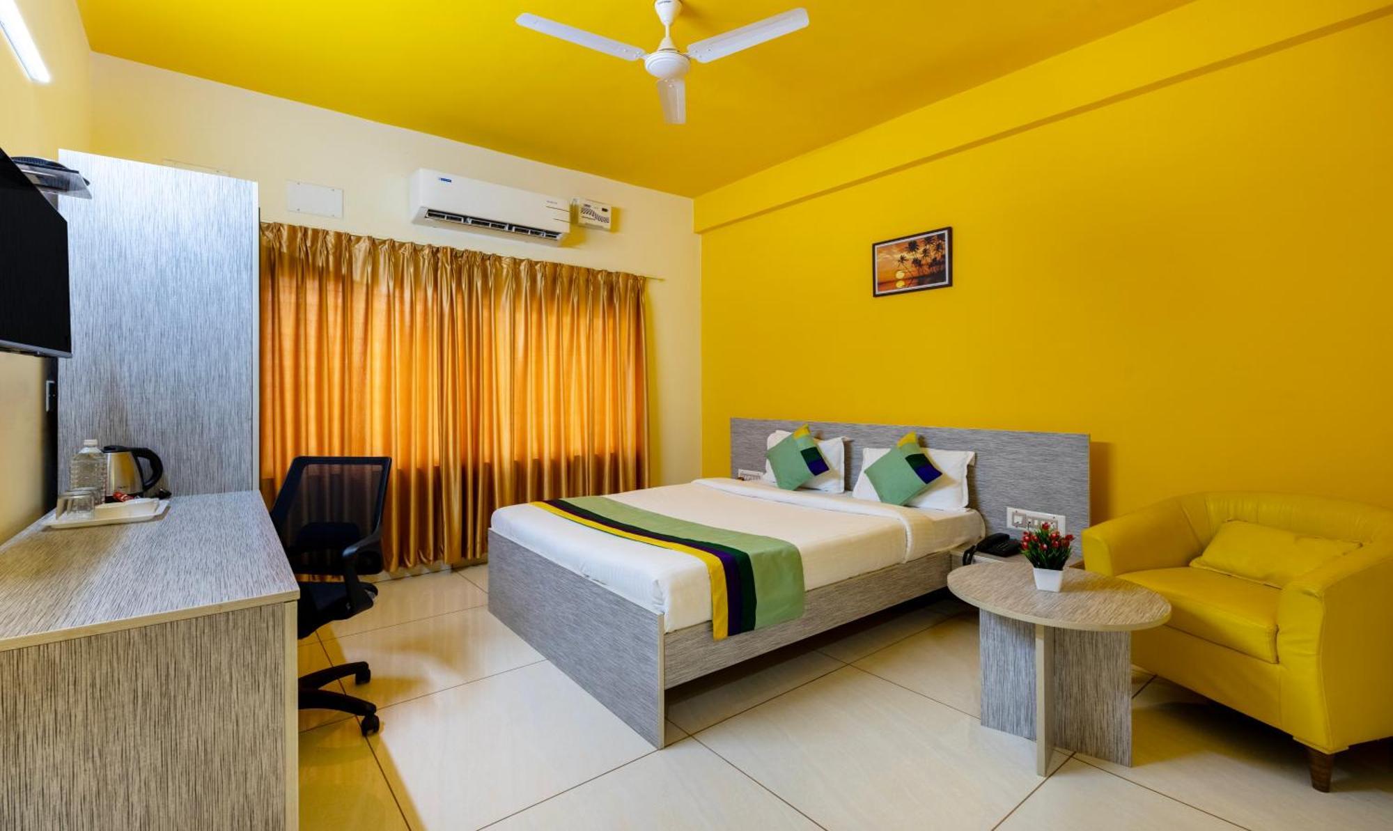 Treebo Four Seasons Hotel Mysore Bagian luar foto