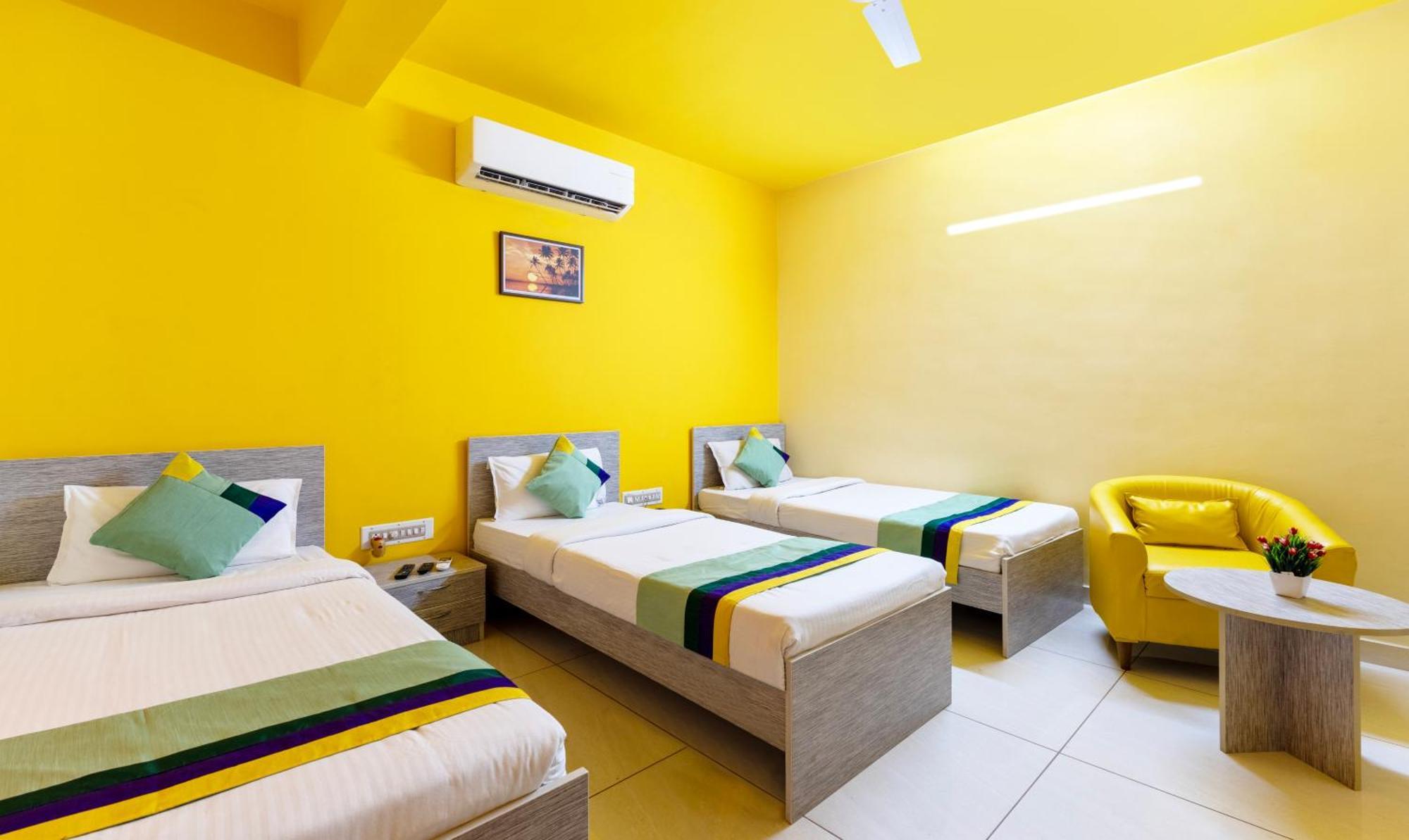 Treebo Four Seasons Hotel Mysore Bagian luar foto