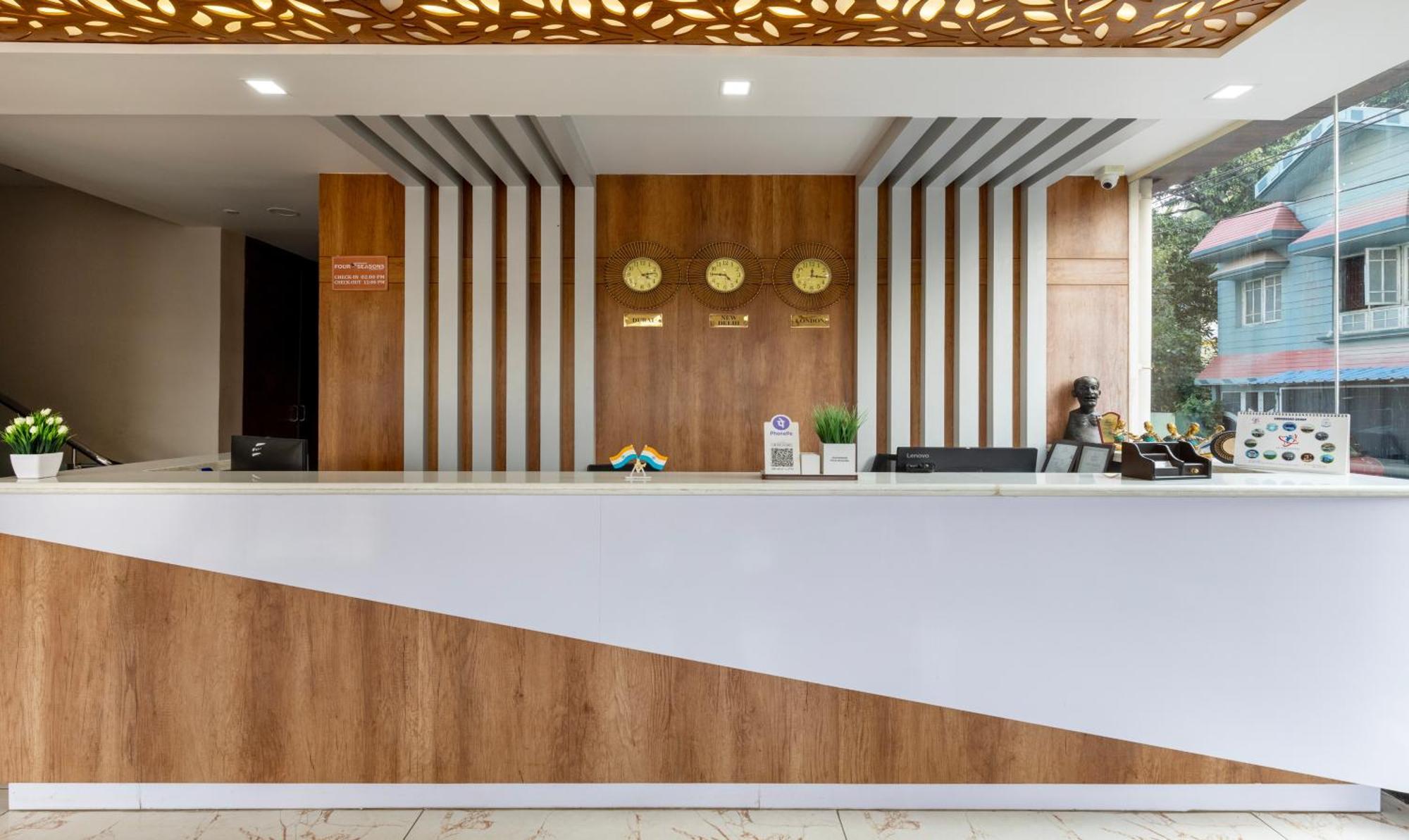 Treebo Four Seasons Hotel Mysore Bagian luar foto