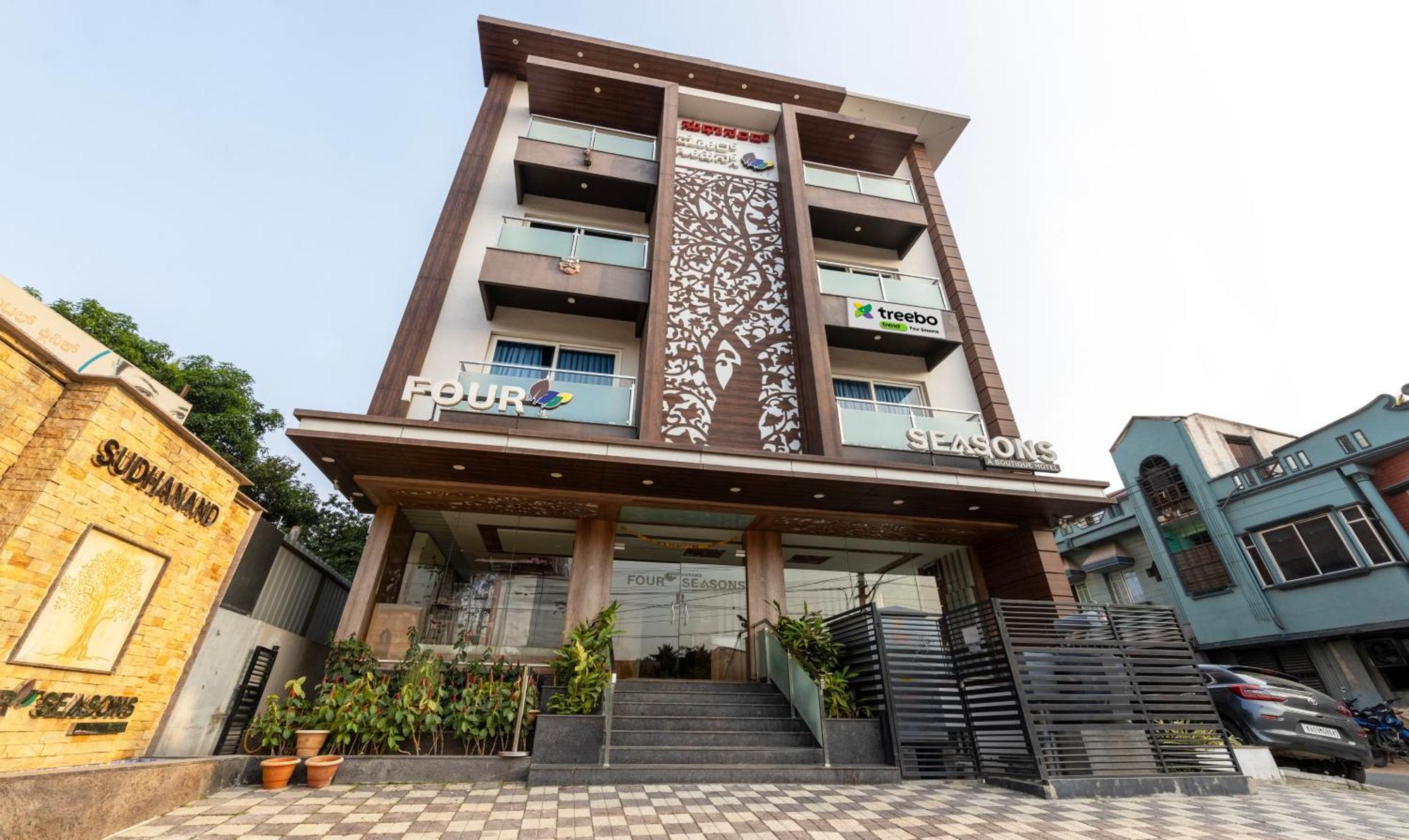 Treebo Four Seasons Hotel Mysore Bagian luar foto